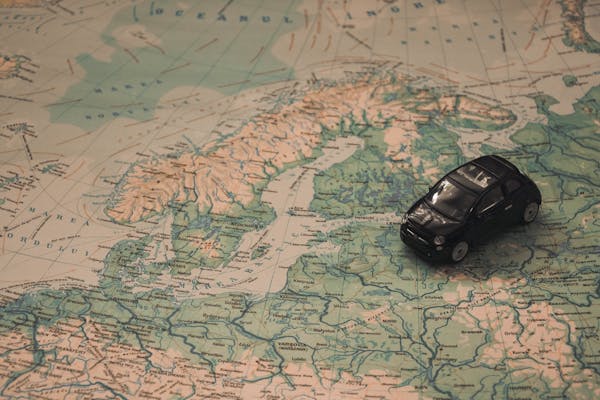 Na co zwrócić uwagę wypożyczając auto na wakacje? 7 praktycznych wskazówek